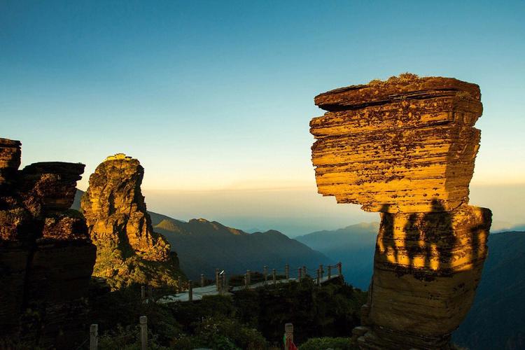 贵州旅游必去的景点有哪些_贵州旅游必去景点推荐