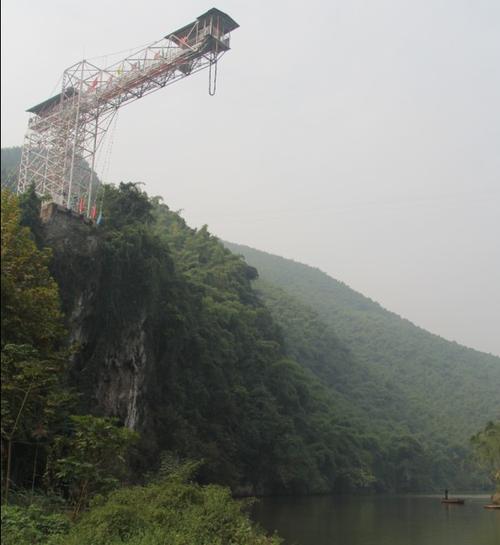 重庆蹦极的地方在哪里_蹦极去哪里最好玩